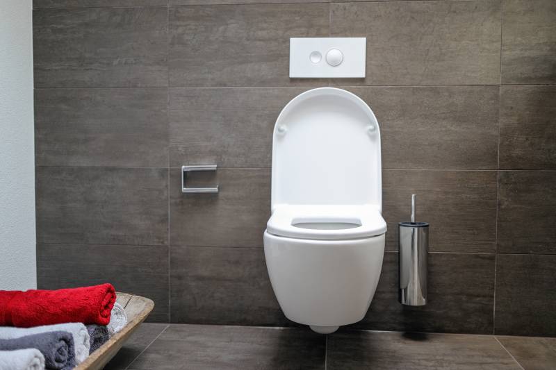 Trouver un plombier pour l'installation d'un WC suspendu Geberit encastré à Fontainebleau (77)