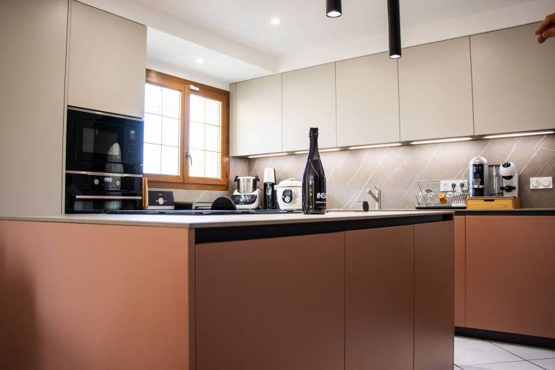 Rénovation de cuisine – Installation complète et équipements modernes à Fontainebleau